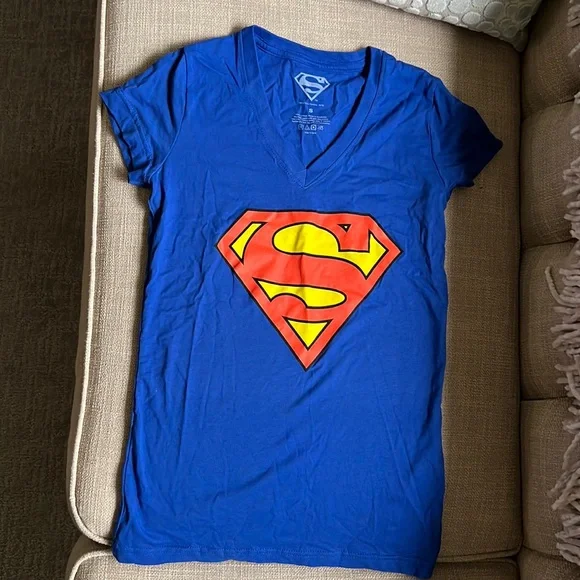 DC Comics Tops Womens Small Superman V Neck Tshirt New Dc